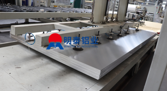 6082铝厚板-轨道交通轻量化铝板材料介绍